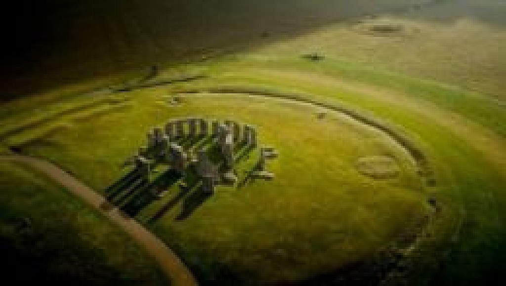 Windsor Castle, Stonehenge & Bath - excluding Roman Baths