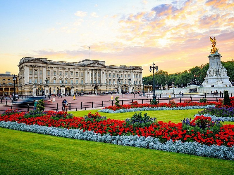 London In One Day Tour with River Cruise