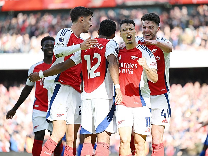 Arsenal v Paris Saint-Germain