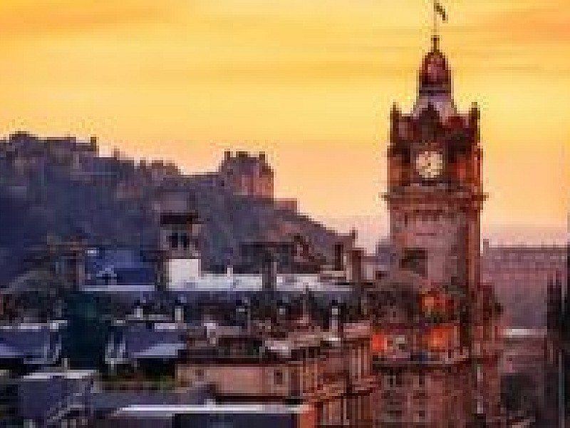 Edinburgh - The Royal City with Overnight Stay (standard class)