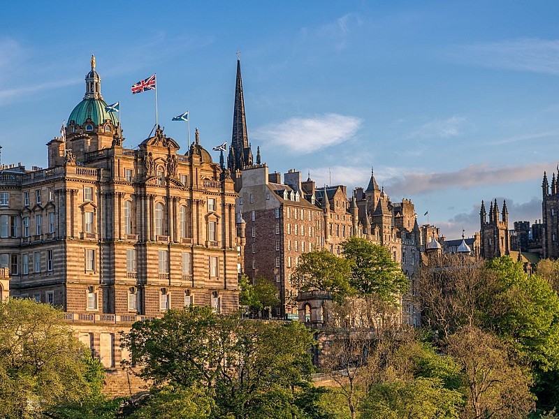 Edinburgh The Royal City - Day Tour from London (First Class)